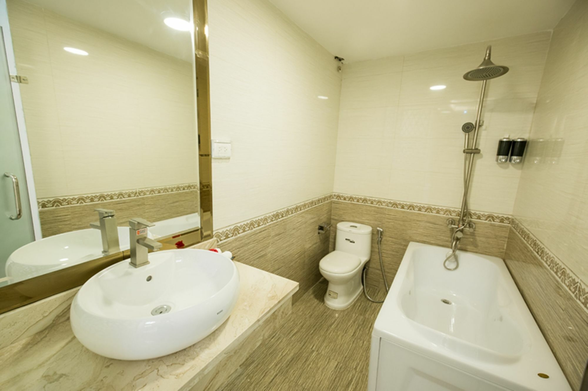 Little Hanoi Deluxe Hotel Bagian luar foto